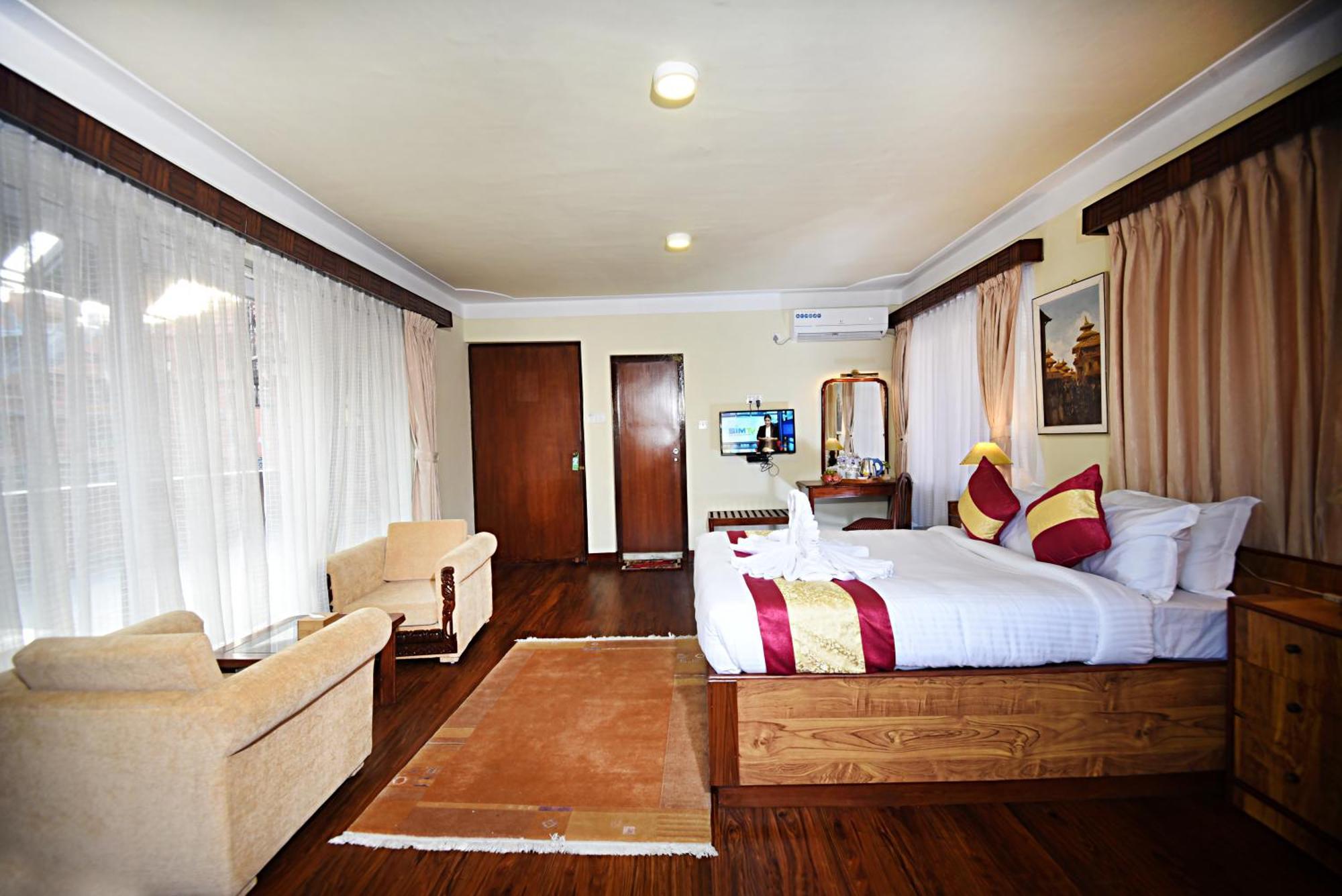 Deluxe Double or Twin Room with Bathtub